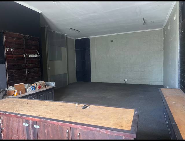 700M² WAREHOUSE TO LET IN SOUTH BEACH